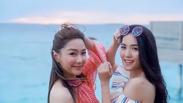 香港知名星二代曬豐滿好身材!兼職做網紅人氣高,一家都是高顏值