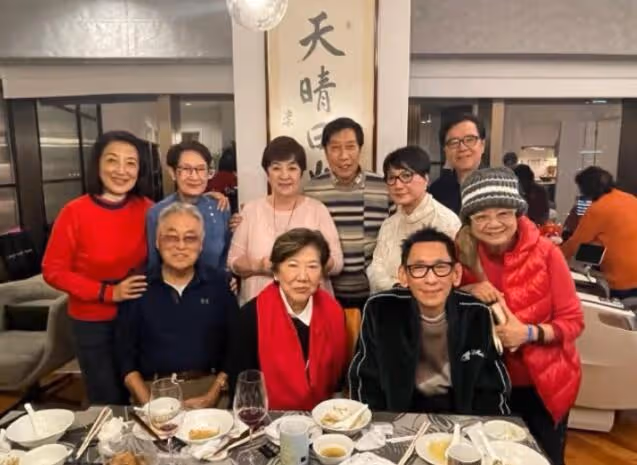83歲凌波與85歲金漢罕露面,結婚57年恩愛如初,移民多年生活幸福