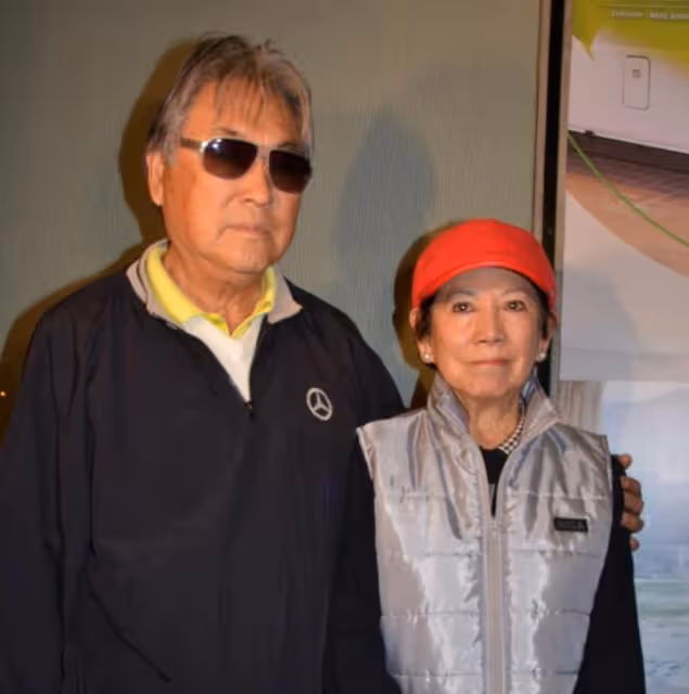 83歲凌波與85歲金漢罕露面,結婚57年恩愛如初,移民多年生活幸福