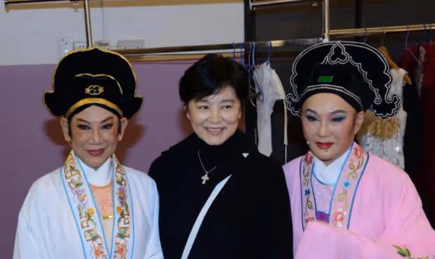 83歲凌波與85歲金漢罕露面,結婚57年恩愛如初,移民多年生活幸福