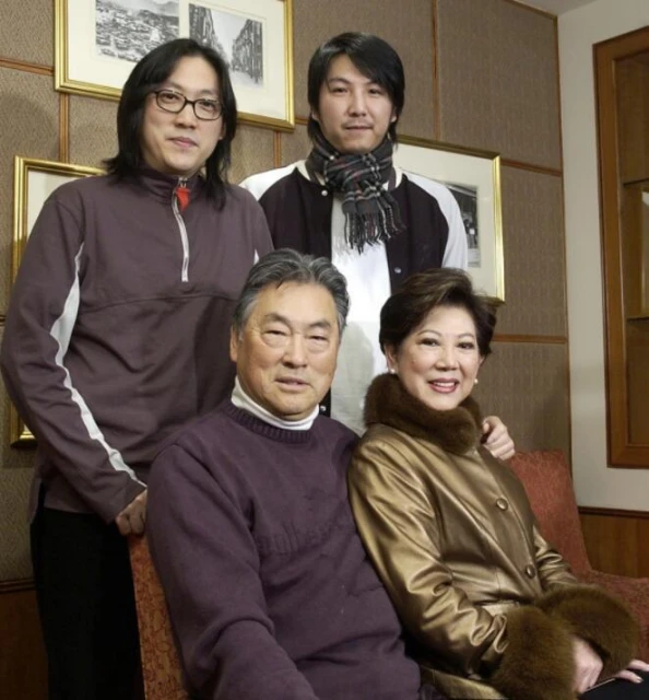 83歲凌波與85歲金漢罕露面,結婚57年恩愛如初,移民多年生活幸福