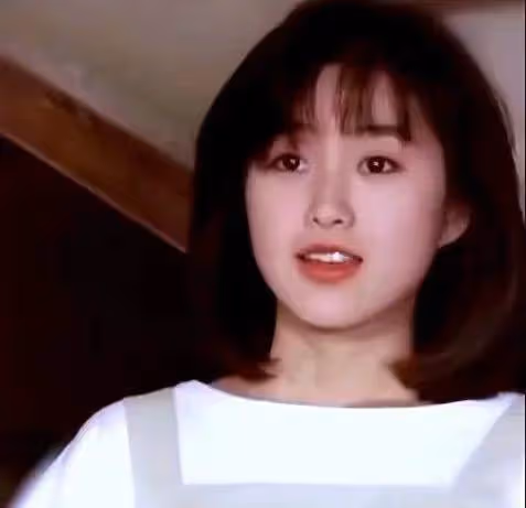 從玉女巨星到「乞討」人生,酒井法子被萬人唾棄,渣男丈夫是原罪