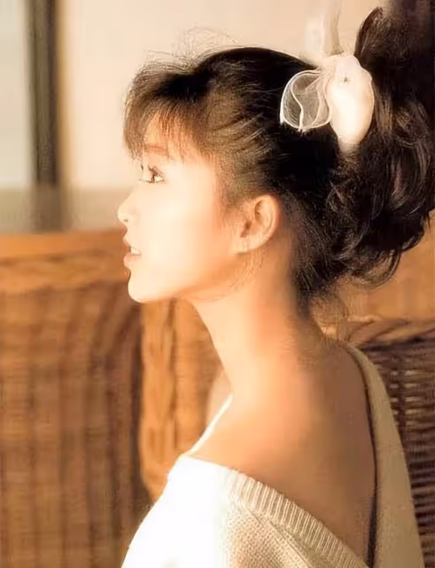 從玉女巨星到「乞討」人生,酒井法子被萬人唾棄,渣男丈夫是原罪