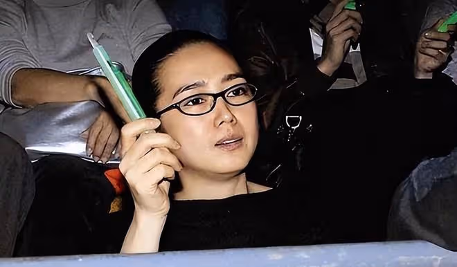 朱麗倩表妹陳雪玲的兒子滿月,劉德華曾親自到豪宅之中送大禮