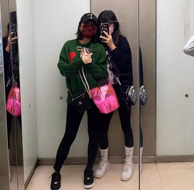 濃妝，網襪，賈靜雯17歲的女兒將東南亞風格進行到底