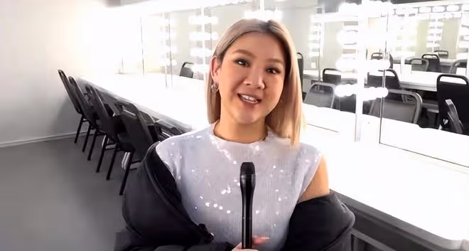 沈殿霞離世15周年,鄭欣宜深夜追憶母親,曬舊照喊話想念您