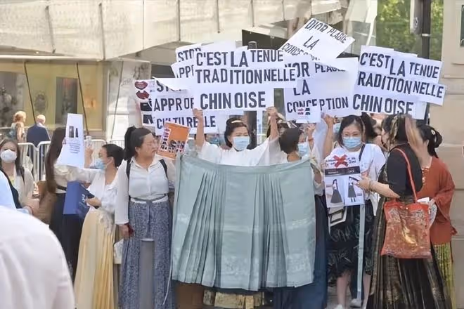 迪麗熱巴再陷爭議!為辱華品牌拍大片,小腹隆起被質疑懷孕