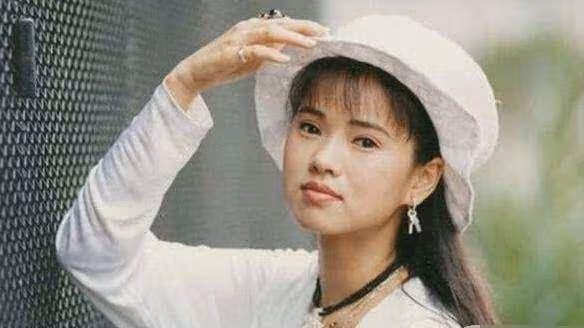 相戀22年，疑「被不忠誠」的庾澄慶，如今竟公開支持前妻伊能靜