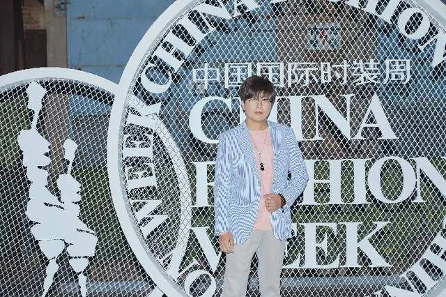 桑姓「欠薪」藝人身份被扒,系好聲音分賽區冠軍,嫌丟人註銷帳號