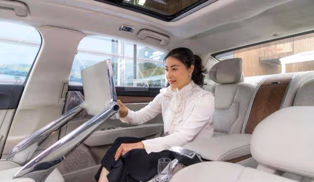 郭晶晶終於開始炫富了？看到她曬出的豪車，網友：是我嚮往的生活