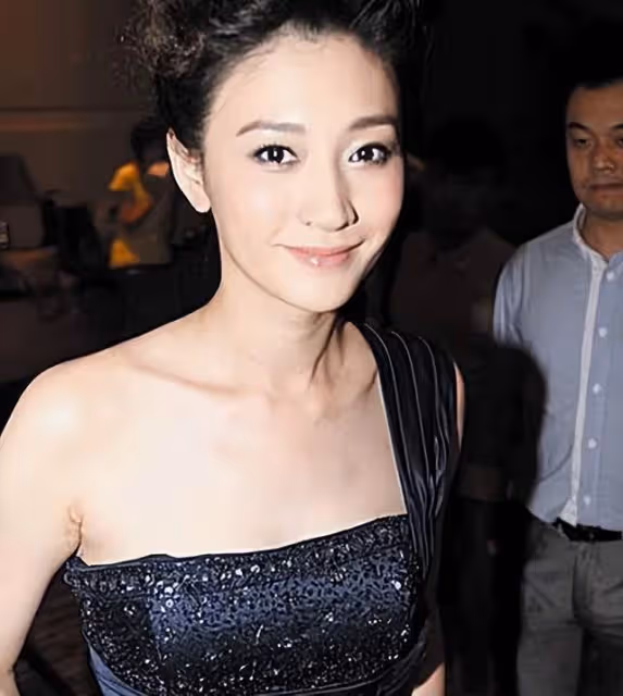 小雪花問李小冉:上戲好還是北電好?李小冉的回答引全場大笑