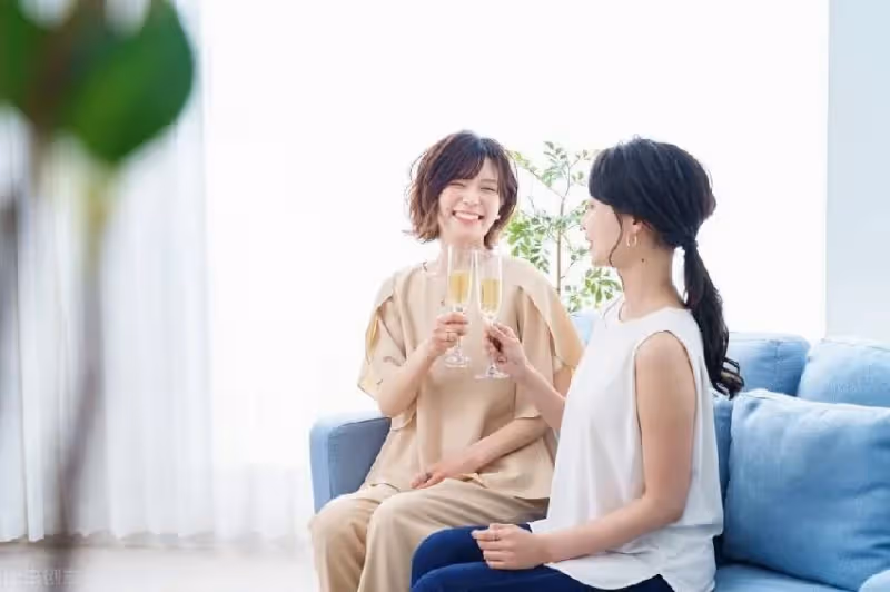 兒媳給14口人做飯!小姑卻不讓上桌:「賺錢少不配」 婆婆「不再包容」與小姑攤牌:結局超解氣