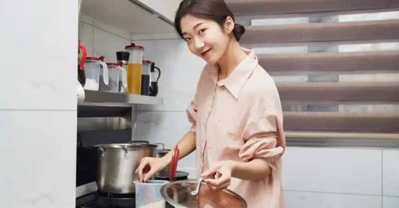 春節去未來婆婆家，她以試我廚藝為名讓我燒菜做飯，男友:我來做