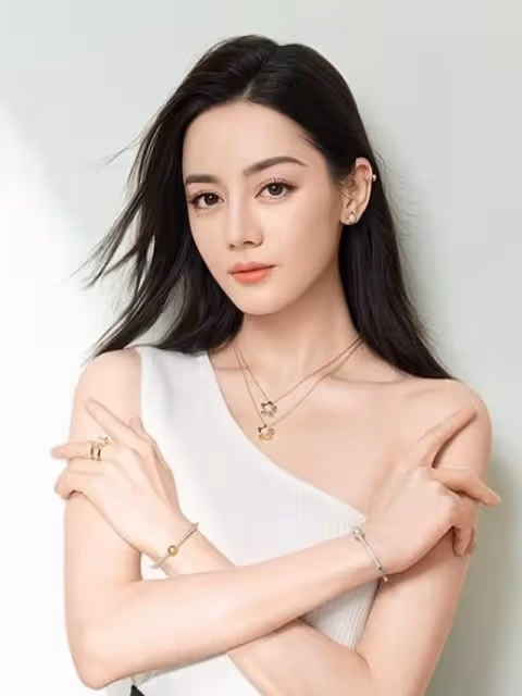 迪麗熱巴太厲害了,被評為2023全球最美女演員,引爆全球娛樂頭條