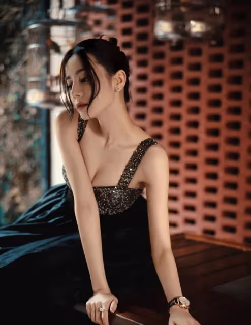 迪麗熱巴太厲害了,被評為2023全球最美女演員,引爆全球娛樂頭條