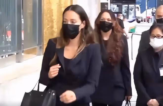 何鴻燊的孫女露面,何猷光的兩個女兒,她們在國外的生活曝光