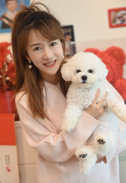 38歲闊太李念官宣懷3胎,肚子又大又圓,1句話力證與丈夫感情依舊