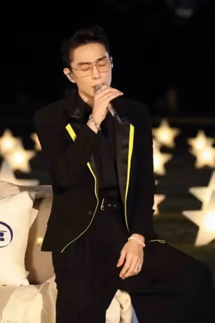 救命！男星的「斯文敗類」讓人挪不開眼，王寶強氣質大變帥出新高度