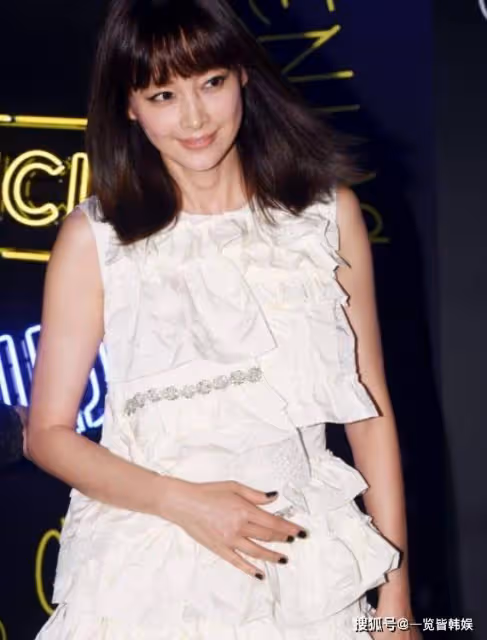 李奈映時隔四年拍戲 網友讓其丈夫元斌也回歸 被譽為圈內佛系夫婦