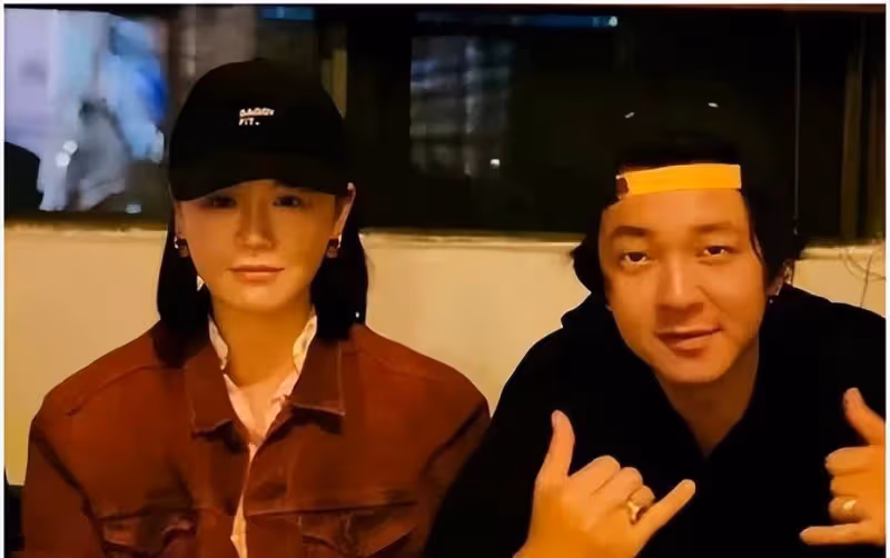 相貌平平又滿身槽點的張哲軒,憑啥追到年輕貌美的金馬影后馬思純