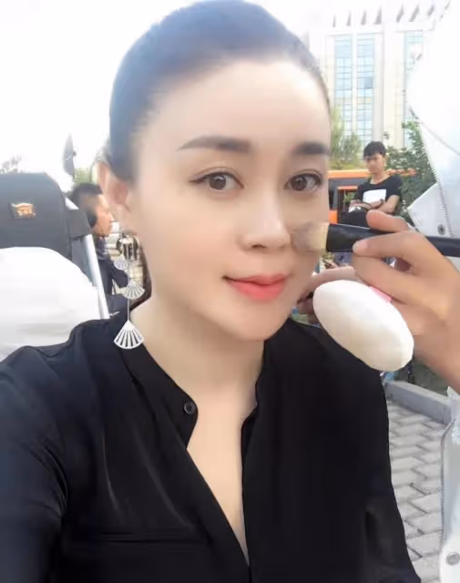 關婷娜:長相漂亮戲也好,21歲跟隨趙本山,40歲依舊單身