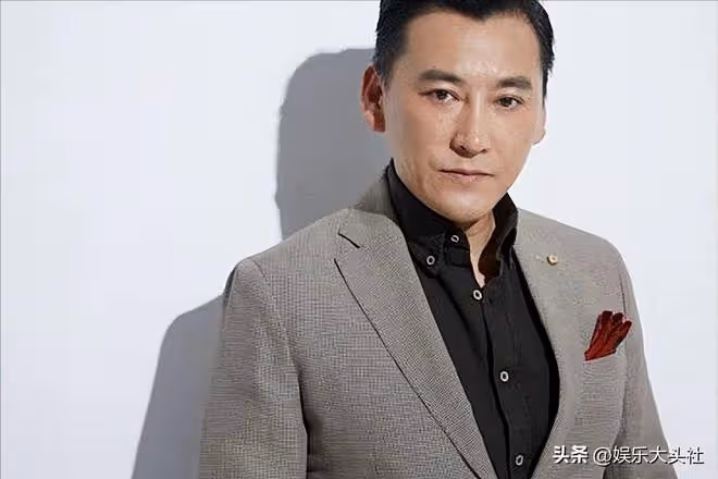 演員劉小鋒:娶小16歲朱墨,婚後胖若兩人,是被催婚的後遺症?