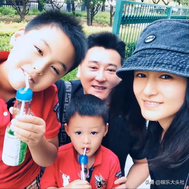 演員劉小鋒:娶小16歲朱墨,婚後胖若兩人,是被催婚的後遺症?