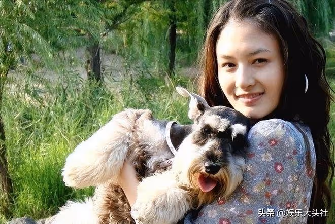 演員劉小鋒:娶小16歲朱墨,婚後胖若兩人,是被催婚的後遺症?