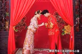 失婚後,聽說前夫娶居家清潔員,我笑著去看熱鬧,婚禮現場看到新娘,我淚灑當場