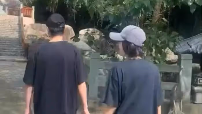秦嵐魏大勛海南被偶遇！43歲狀態好似少女，幾段戀情坎坷充滿心酸