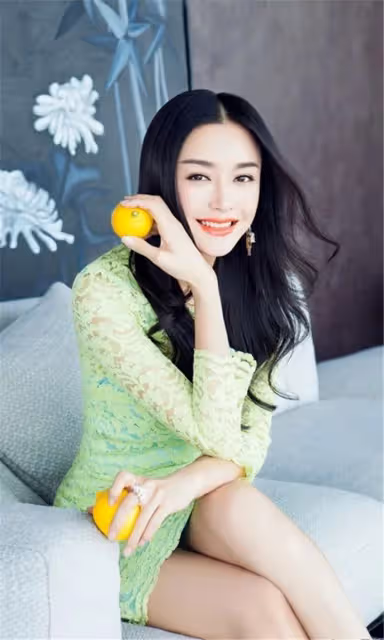 秦嵐魏大勛海南被偶遇!43歲狀態好似少女,幾段戀情坎坷充滿心酸