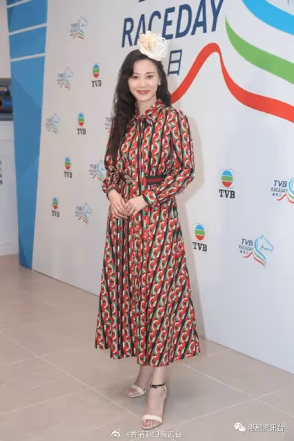 TVB賽馬日‧圖輯｜阿姐汪明荃薄紗橙紅裙勁高貴！陳嘉慧DV中空最性感