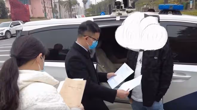 桑姓藝人活動現場被強制執行,曾屢登央視,害怕被拘留現場籌錢