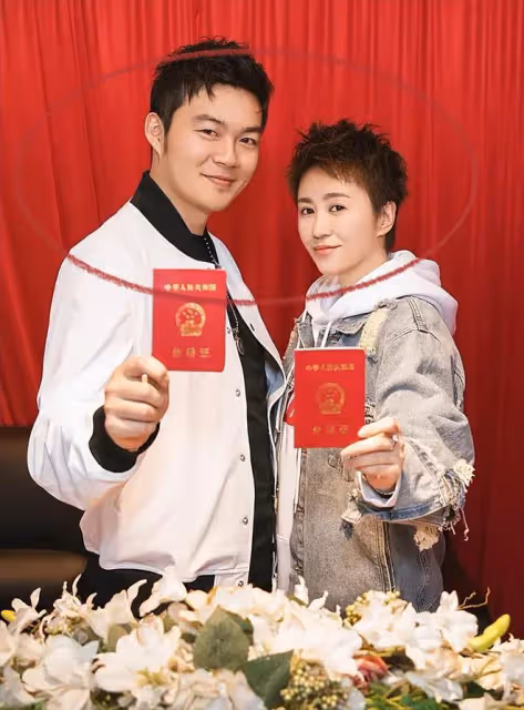 沈騰王琦同框破離婚傳言，開心麻花眾多成員合體，獨獨馬麗缺席