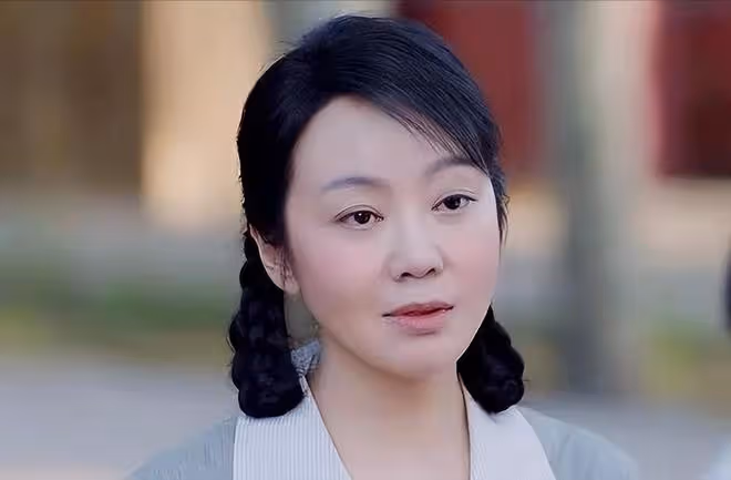 個個頂著一張「科技臉」，這5位整容女星，別出來侮辱觀眾了！