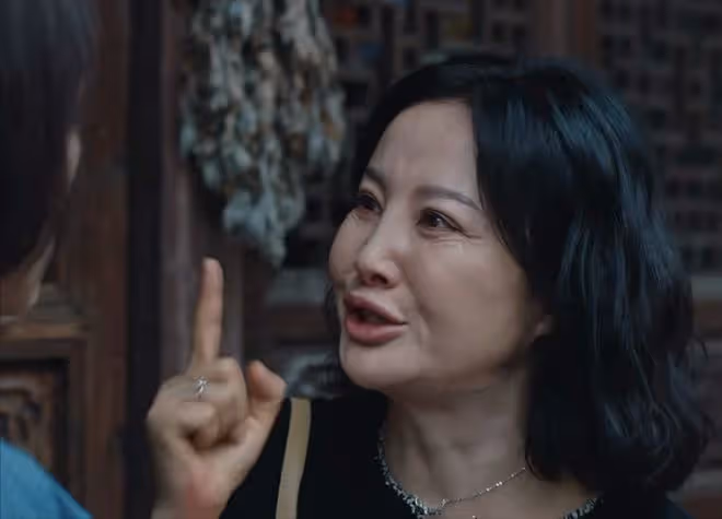 個個頂著一張「科技臉」，這5位整容女星，別出來侮辱觀眾了！