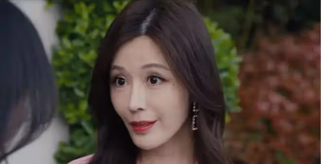 個個頂著一張「科技臉」，這5位整容女星，別出來侮辱觀眾了！