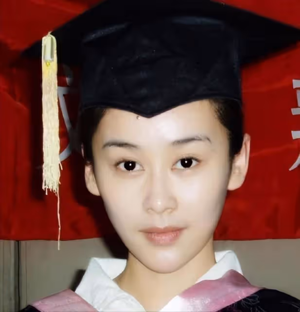 個個頂著一張「科技臉」，這5位整容女星，別出來侮辱觀眾了！