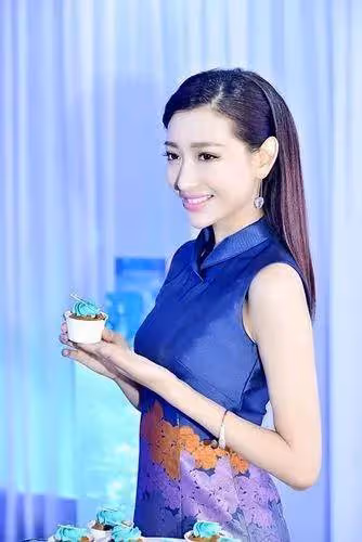 主持人溫雅：嘴上說愛國卻把孩子生在美國，粉絲接受不了紛紛抵制