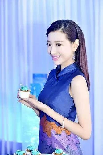 主持人溫雅:嘴上說愛國卻把孩子生在美國,粉絲接受不了紛紛抵制