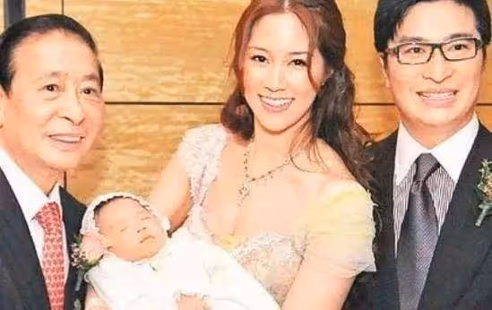 徐子淇近照：40歲身材發福似大媽，無貴婦氣質仍想拼第五胎
