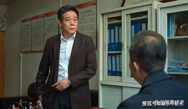 《風雨送春歸》:從《狂飆》開始,怎麼地市級領導班子都是瘸腿的