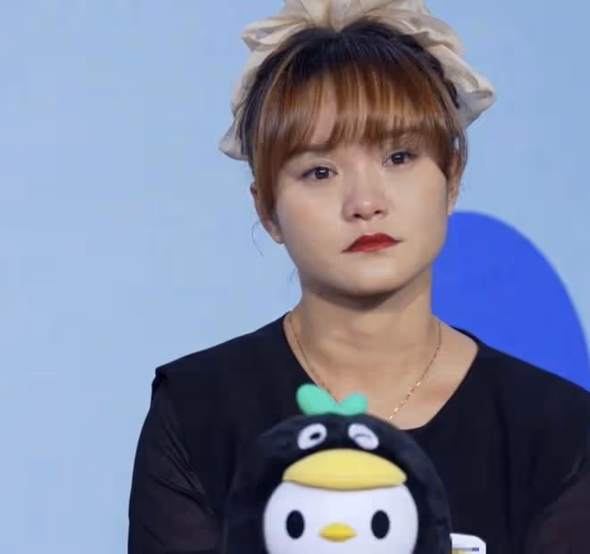 鍾美美發文回應父母離婚,家暴畫面常在夢中重現,對敲門聲很敏感