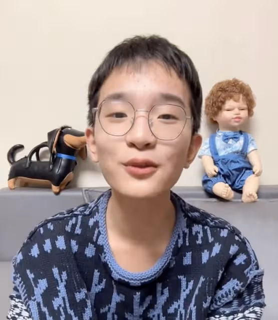 鍾美美發文回應父母離婚,家暴畫面常在夢中重現,對敲門聲很敏感