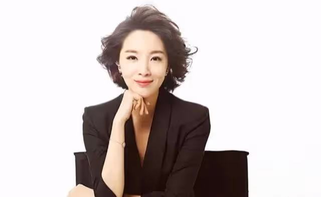 央視新聞女主播完成換代,劉妙然後勁乏力,勞春燕未來可期