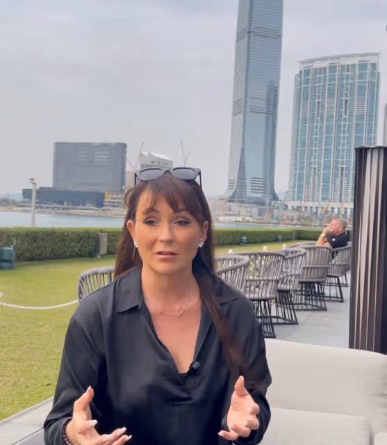 何鴻燊47歲長孫女將再婚，男友是賽車手，兩人相戀三年年底辦婚禮