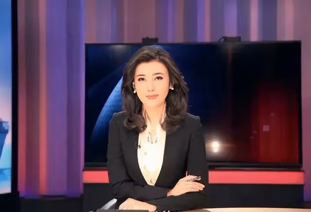 驚呆！14歲輟學18歲逃婚，從打工妹到央視一姐，她是如何逆襲的？