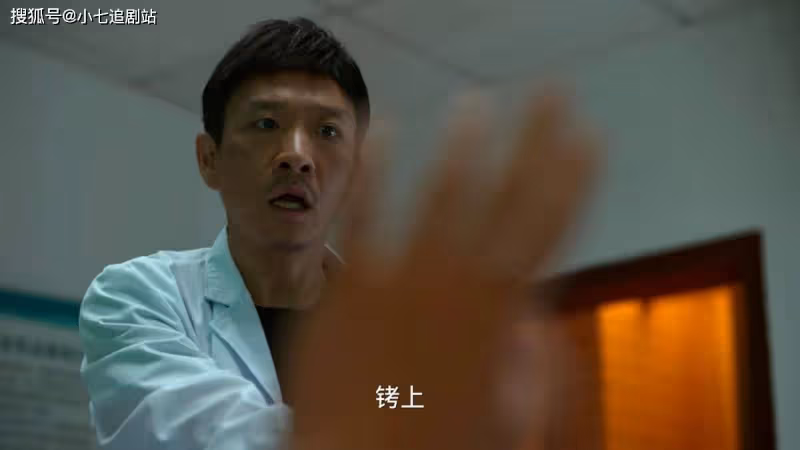 《狂飆》被安欣幫助洗心革面的老默,為何心甘情願為高啟強賣命?