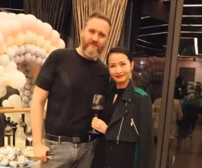 50歲TVB男星宣布2度離婚!稱可能是因經濟拮据被拋棄,痛哭一整晚