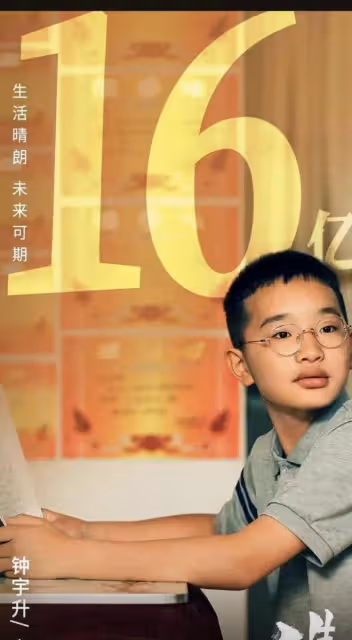 鍾美美自曝被父親家暴多年,父母離婚後仍被騷擾,至今害怕敲門聲